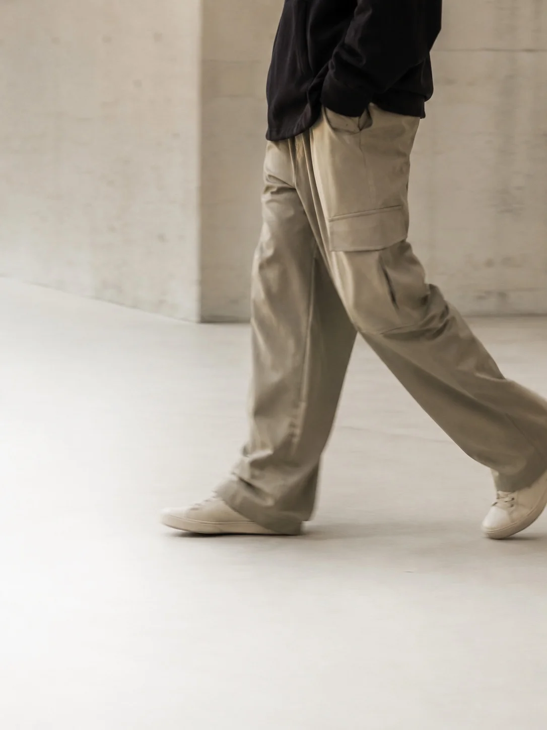 Hosen – khakifarbene weite Cargohose